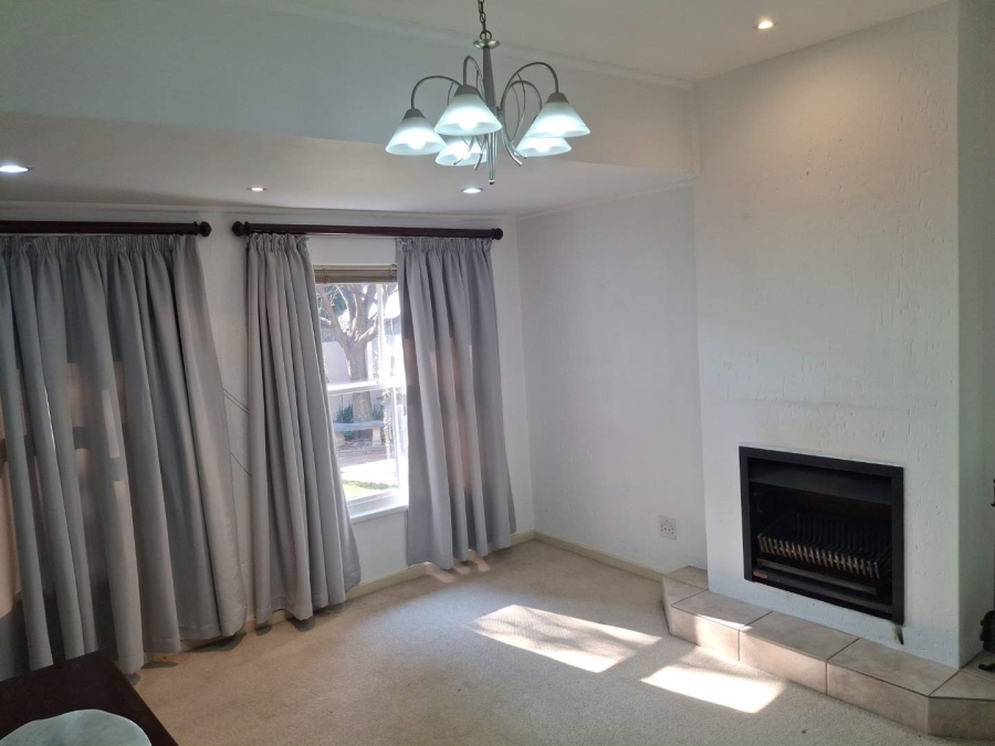 To Let 4 Bedroom Property for Rent in Magaliessig Gauteng