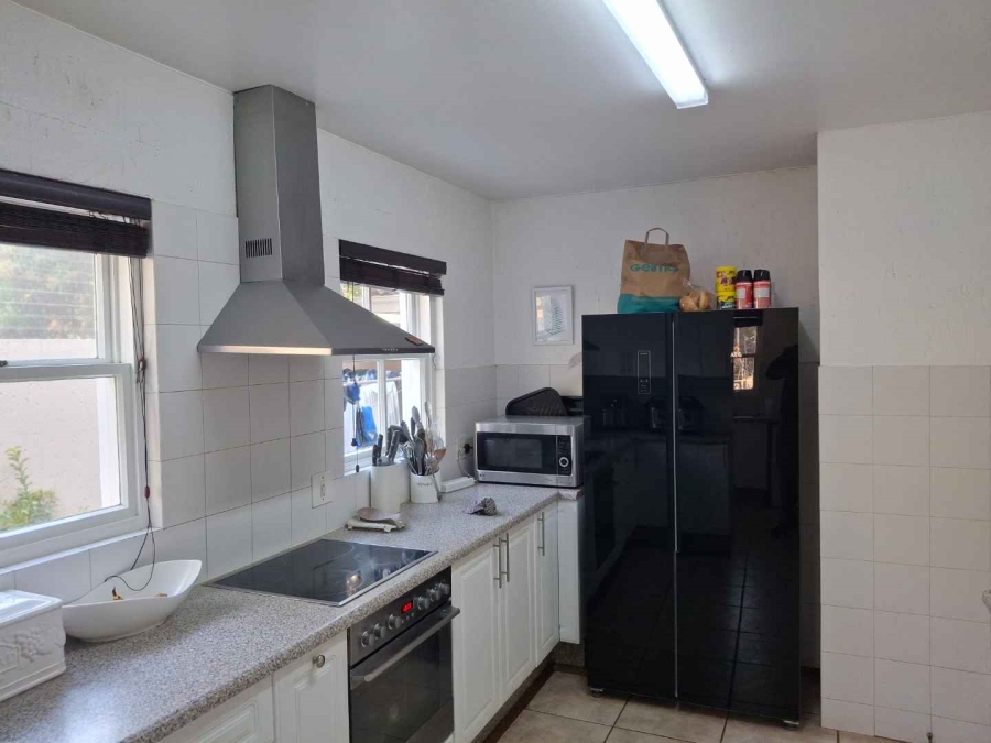 To Let 4 Bedroom Property for Rent in Magaliessig Gauteng
