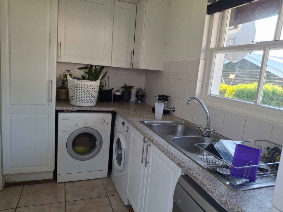 To Let 4 Bedroom Property for Rent in Magaliessig Gauteng