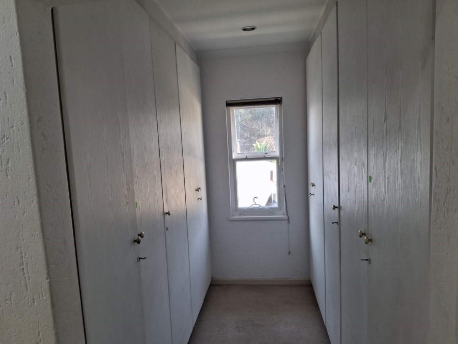 To Let 4 Bedroom Property for Rent in Magaliessig Gauteng