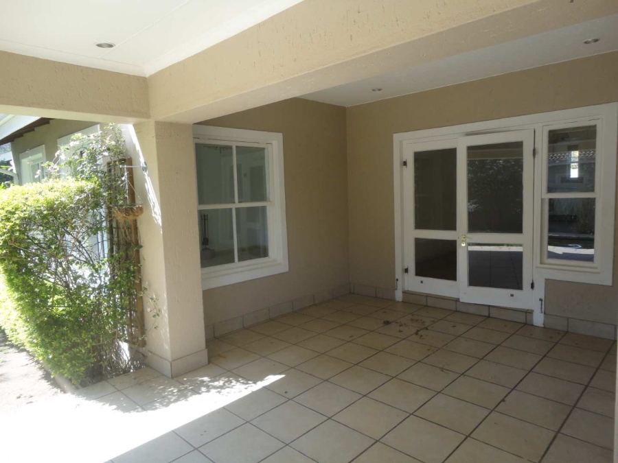 4 Bedroom Property for Sale in Magaliessig Gauteng