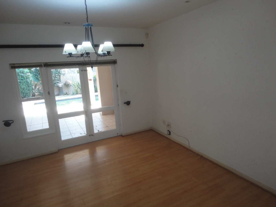 4 Bedroom Property for Sale in Magaliessig Gauteng