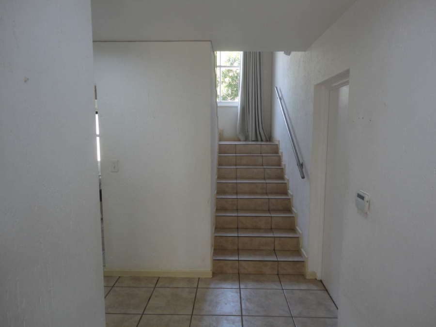 4 Bedroom Property for Sale in Magaliessig Gauteng