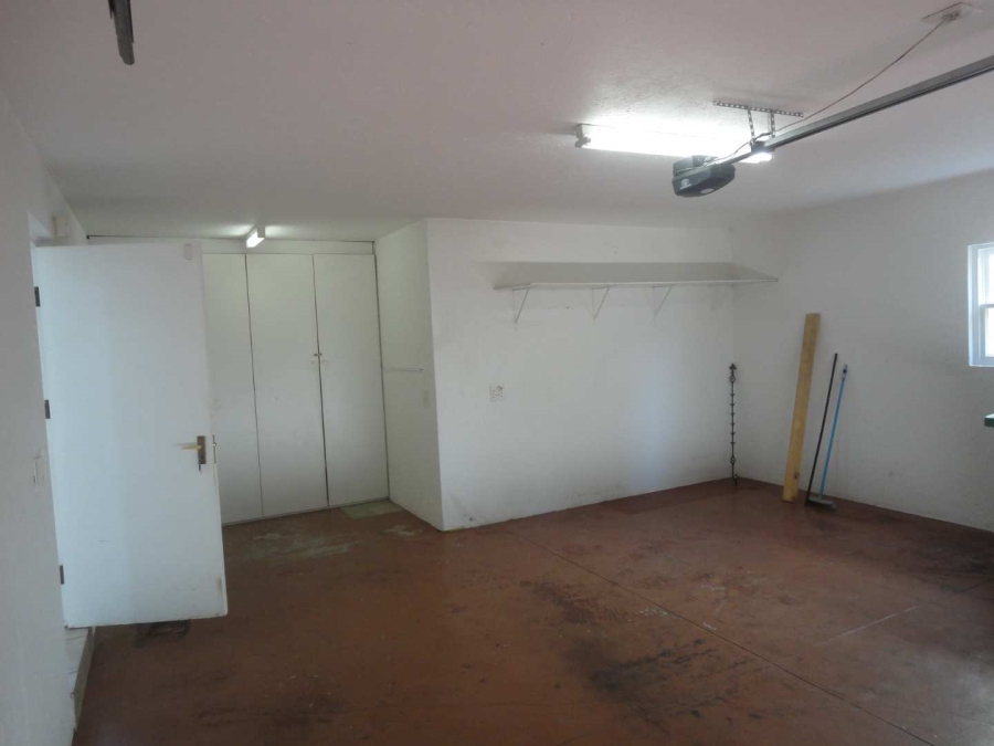 4 Bedroom Property for Sale in Magaliessig Gauteng