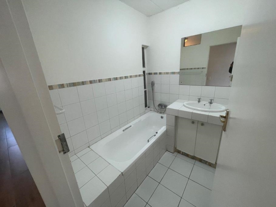 2 Bedroom Property for Sale in Lonehill Gauteng