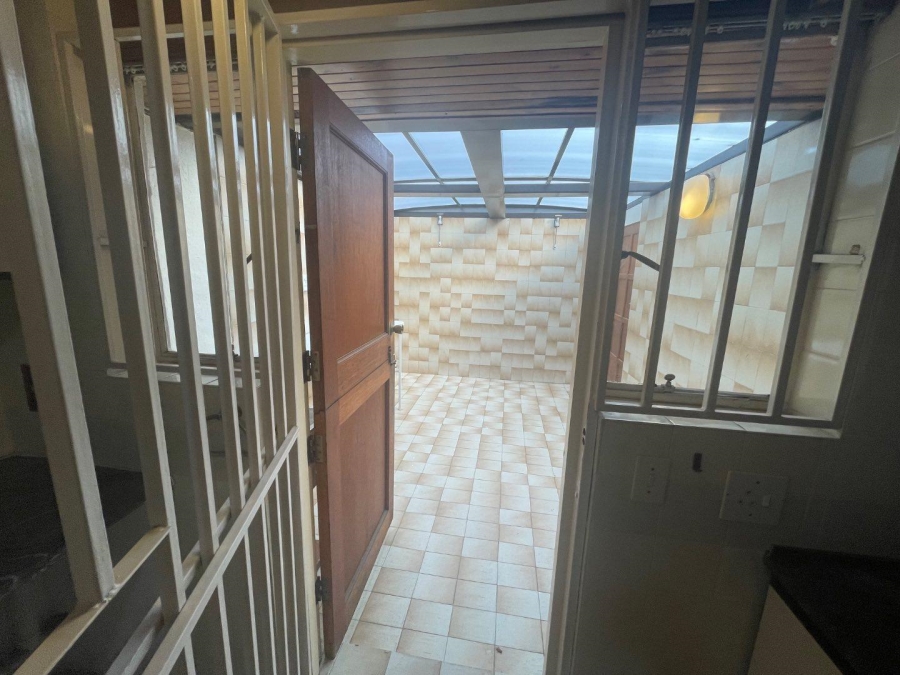 To Let 2 Bedroom Property for Rent in Hyde Park Gauteng
