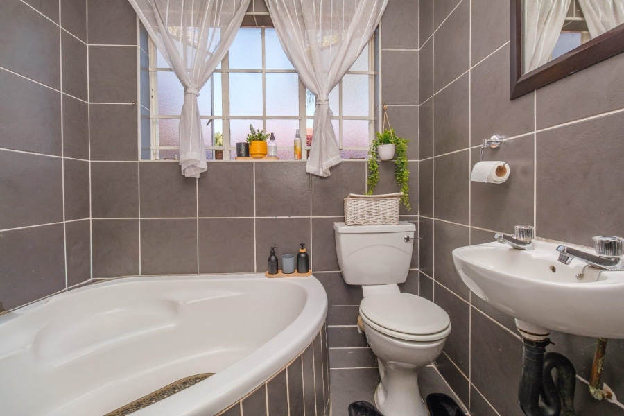 2 Bedroom Property for Sale in Highveld Gauteng