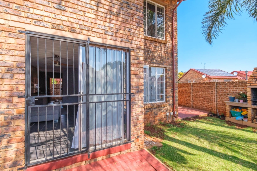 2 Bedroom Property for Sale in Highveld Gauteng