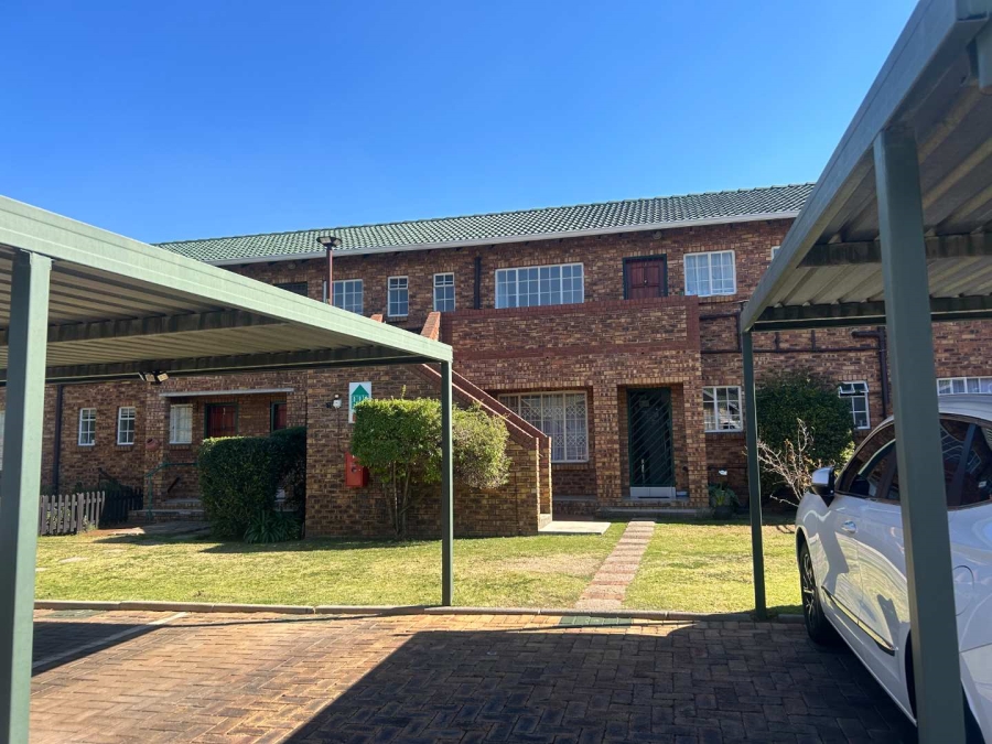 2 Bedroom Property for Sale in Farrarmere Gauteng