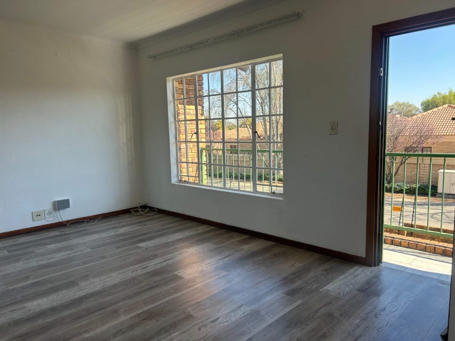 2 Bedroom Property for Sale in Farrarmere Gauteng