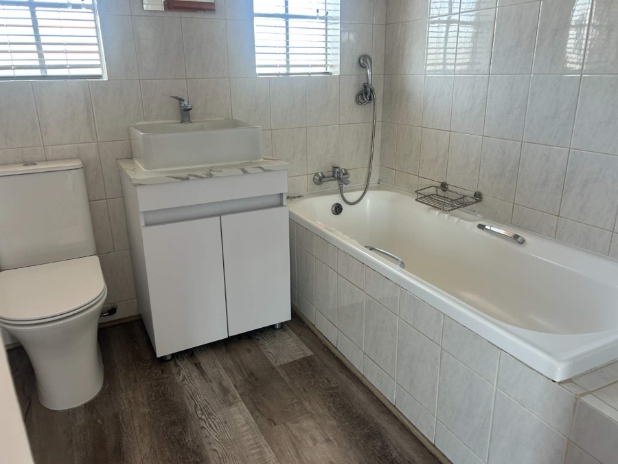 2 Bedroom Property for Sale in Farrarmere Gauteng
