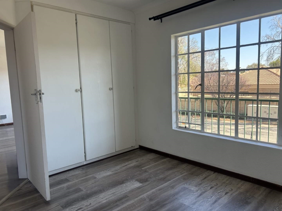 2 Bedroom Property for Sale in Farrarmere Gauteng