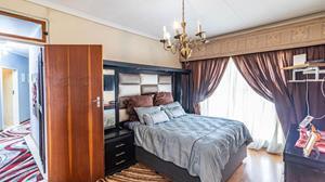 To Let 5 Bedroom Property for Rent in Glenvista Gauteng