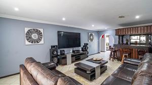 To Let 5 Bedroom Property for Rent in Glenvista Gauteng