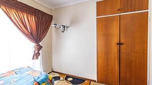 To Let 5 Bedroom Property for Rent in Glenvista Gauteng