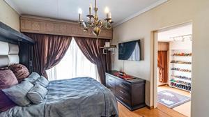 To Let 5 Bedroom Property for Rent in Glenvista Gauteng