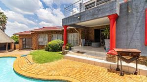 To Let 5 Bedroom Property for Rent in Glenvista Gauteng