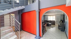 To Let 5 Bedroom Property for Rent in Glenvista Gauteng