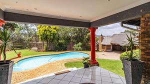 To Let 5 Bedroom Property for Rent in Glenvista Gauteng