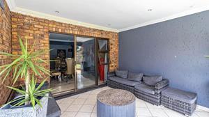 To Let 5 Bedroom Property for Rent in Glenvista Gauteng