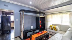 To Let 5 Bedroom Property for Rent in Glenvista Gauteng