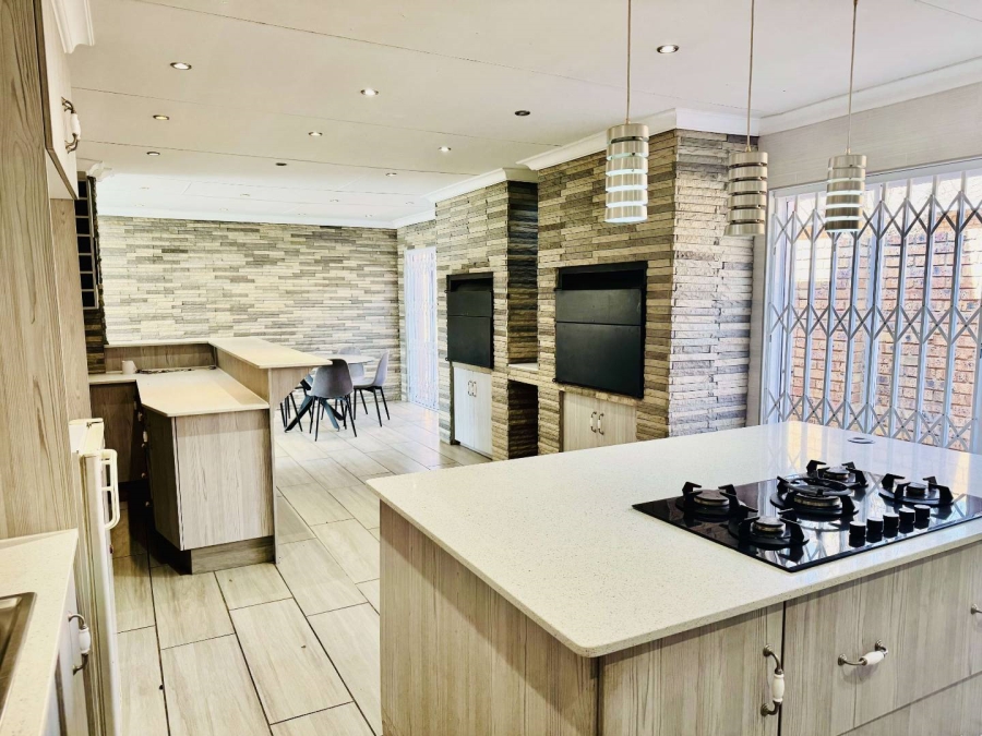 3 Bedroom Property for Sale in Ravenswood Gauteng