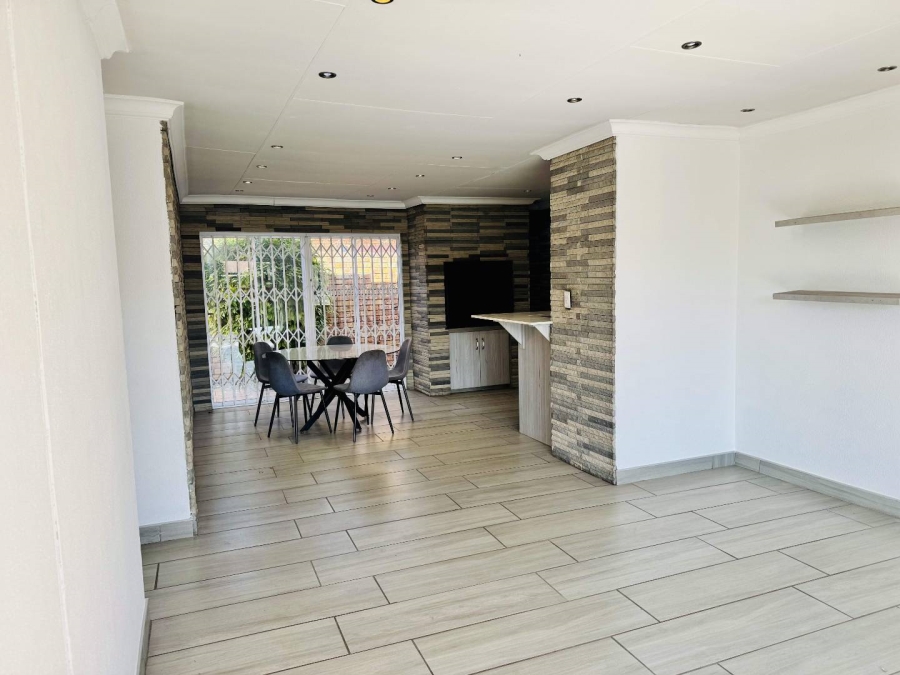 3 Bedroom Property for Sale in Ravenswood Gauteng