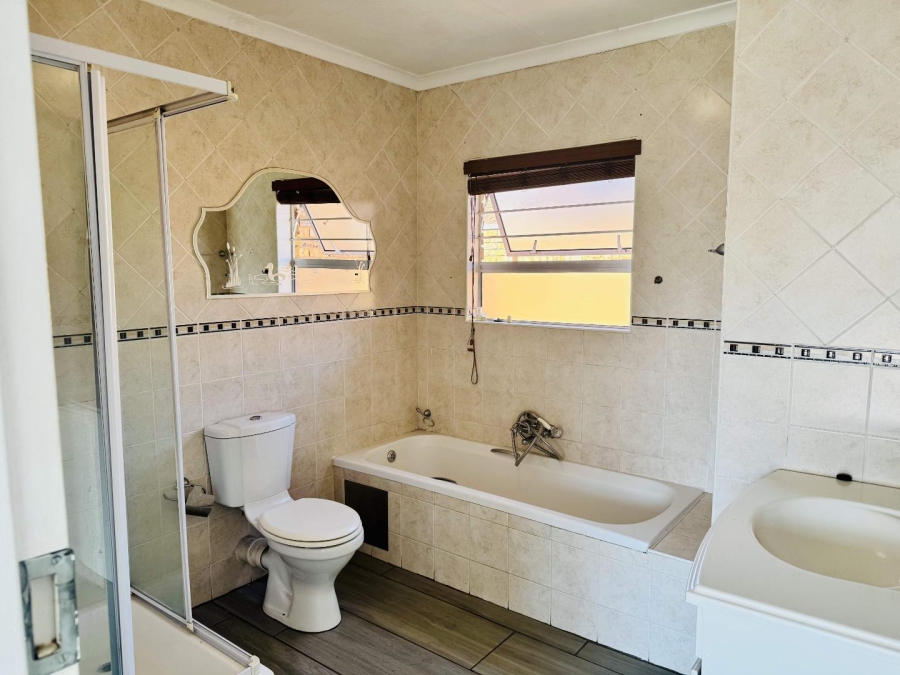 3 Bedroom Property for Sale in Ravenswood Gauteng