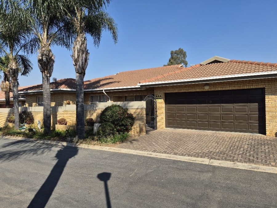 3 Bedroom Property for Sale in Beyerspark Gauteng