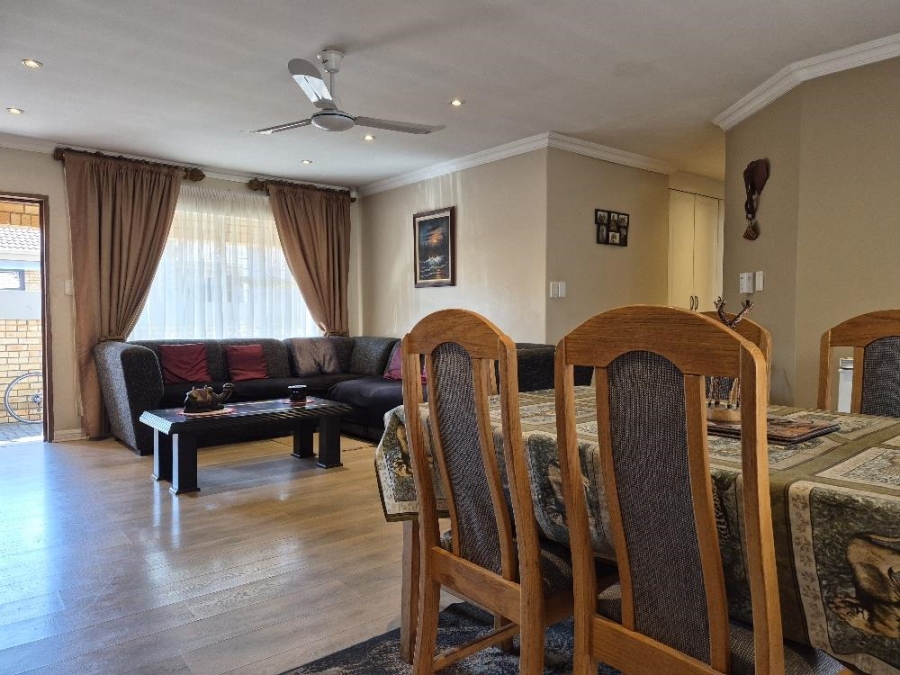 3 Bedroom Property for Sale in Beyerspark Gauteng