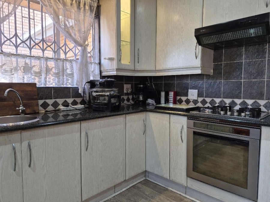 3 Bedroom Property for Sale in Beyerspark Gauteng