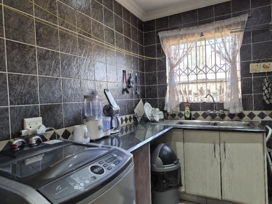3 Bedroom Property for Sale in Beyerspark Gauteng