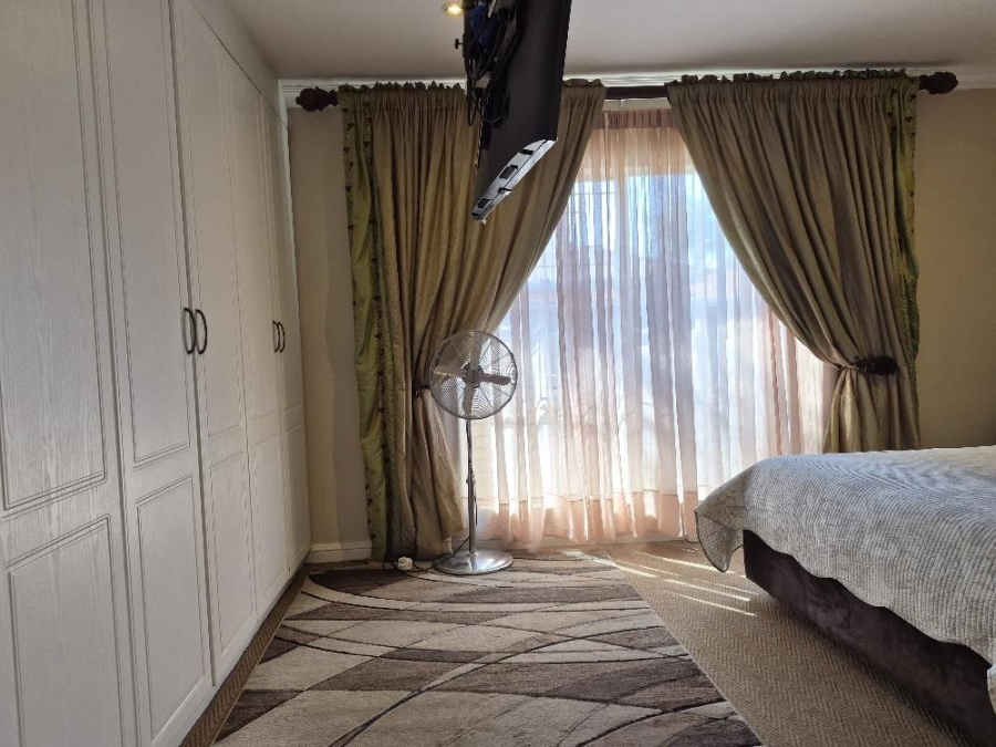 3 Bedroom Property for Sale in Beyerspark Gauteng