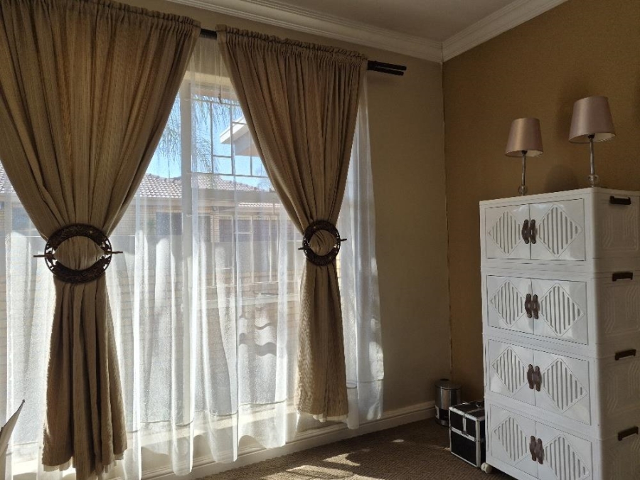 3 Bedroom Property for Sale in Beyerspark Gauteng