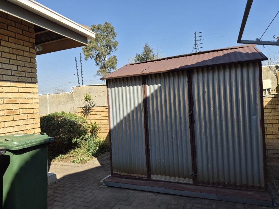 3 Bedroom Property for Sale in Beyerspark Gauteng