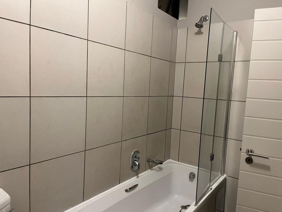 To Let 1 Bedroom Property for Rent in Jackal Creek Golf Estate Gauteng