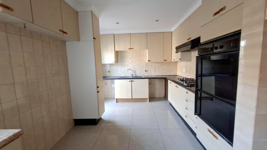 To Let 3 Bedroom Property for Rent in Woodmead Gauteng