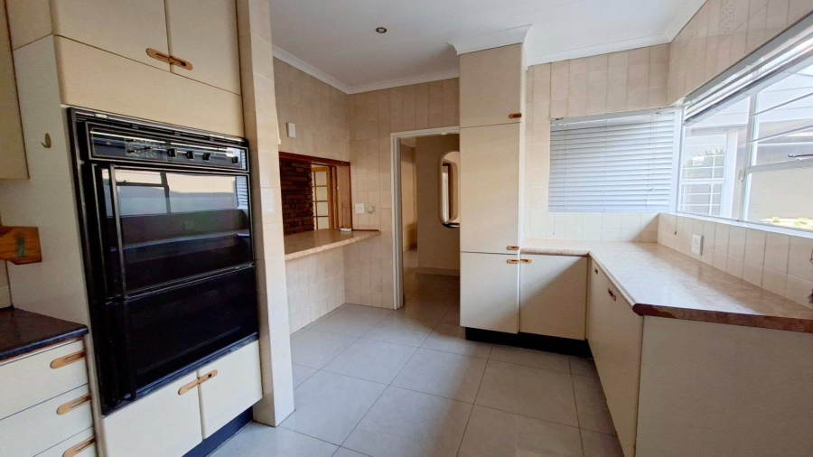 To Let 3 Bedroom Property for Rent in Woodmead Gauteng