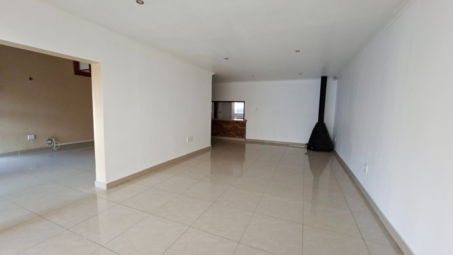To Let 3 Bedroom Property for Rent in Woodmead Gauteng