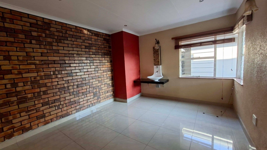 To Let 3 Bedroom Property for Rent in Woodmead Gauteng