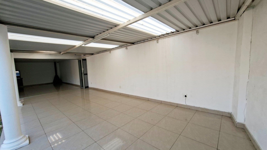 To Let 3 Bedroom Property for Rent in Woodmead Gauteng