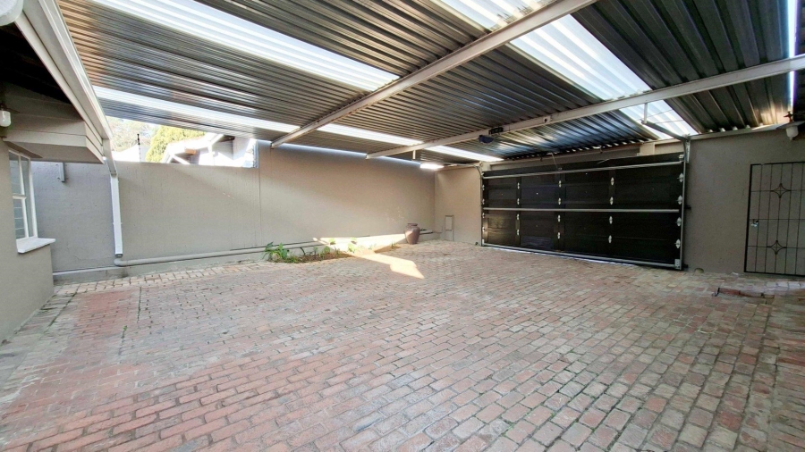 To Let 3 Bedroom Property for Rent in Woodmead Gauteng