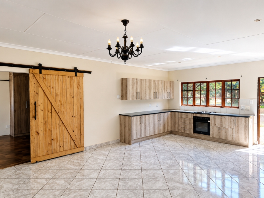 To Let 2 Bedroom Property for Rent in Zwavelpoort Gauteng