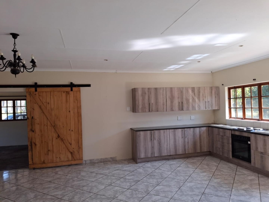 To Let 2 Bedroom Property for Rent in Zwavelpoort Gauteng