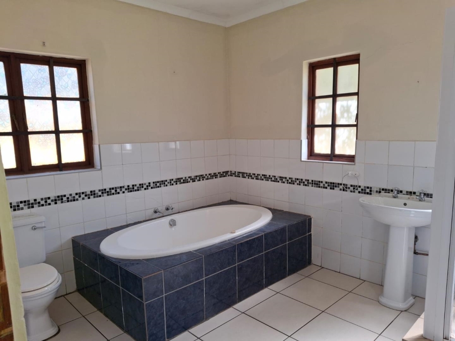 To Let 2 Bedroom Property for Rent in Zwavelpoort Gauteng