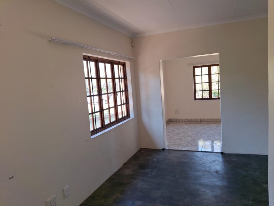 To Let 2 Bedroom Property for Rent in Zwavelpoort Gauteng