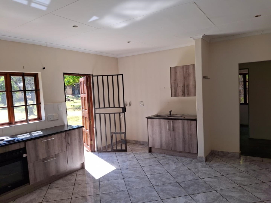 To Let 2 Bedroom Property for Rent in Zwavelpoort Gauteng