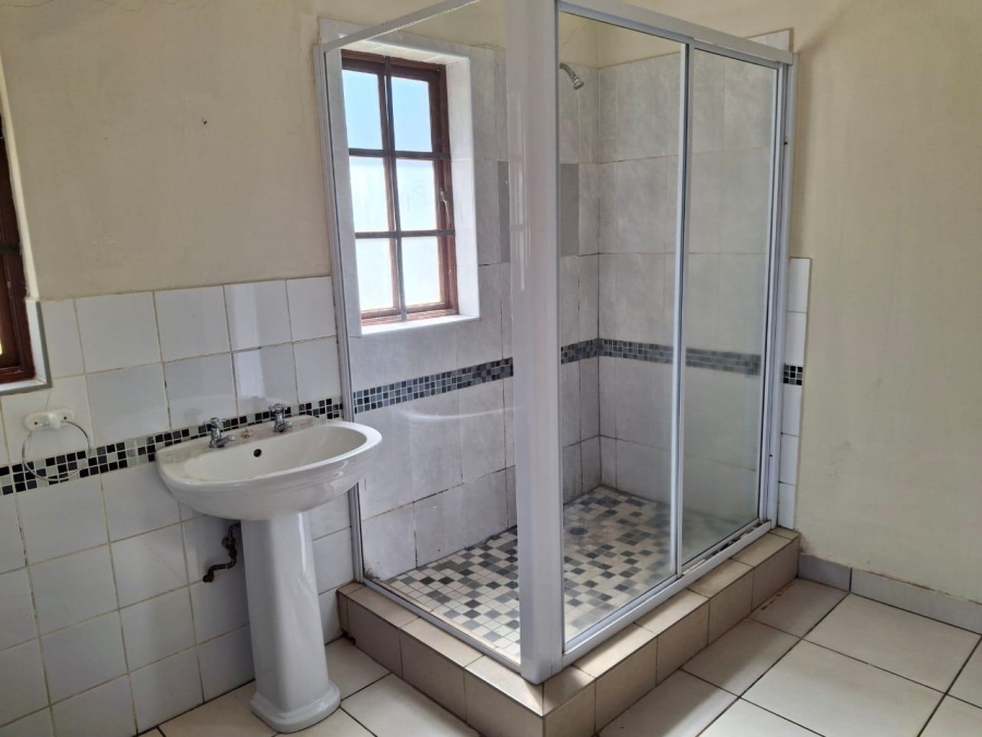 To Let 2 Bedroom Property for Rent in Zwavelpoort Gauteng