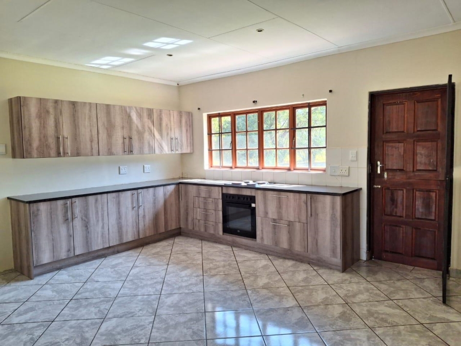 To Let 2 Bedroom Property for Rent in Zwavelpoort Gauteng