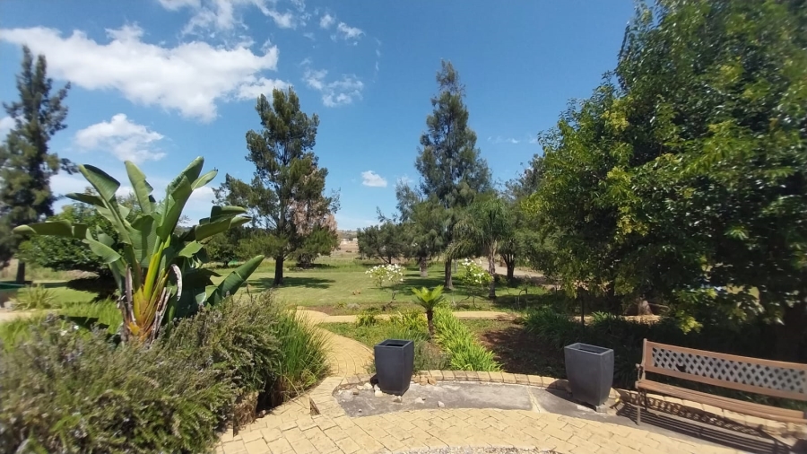 To Let 2 Bedroom Property for Rent in Zwavelpoort Gauteng